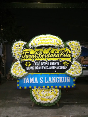 Papan Bunga Duka di Pendalian Iv Koto